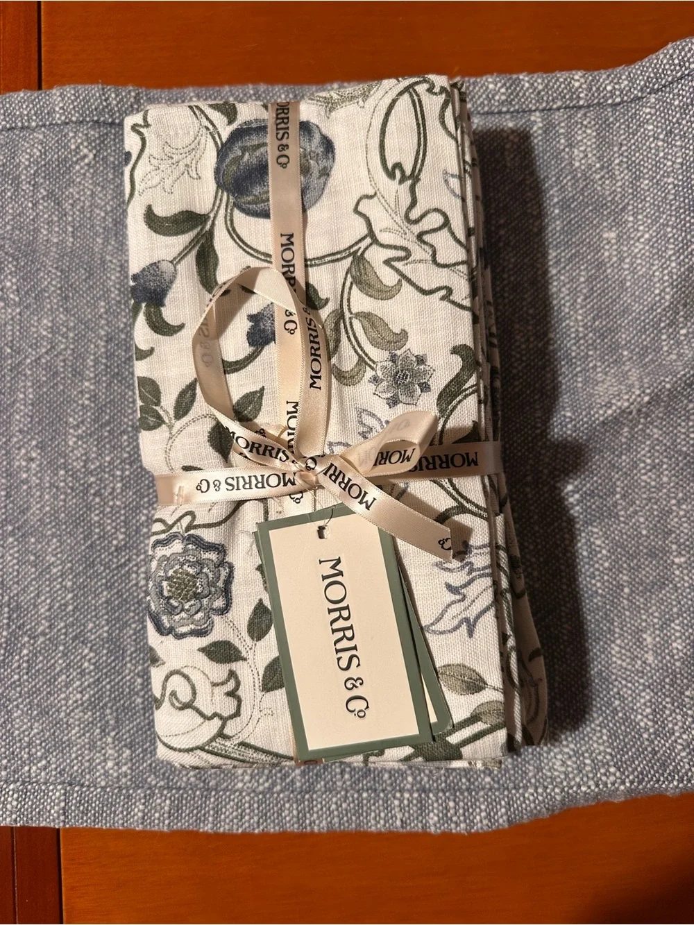 Morris & Co. %100 cotton napkings set of 8 napkings Mary Isobel 20x20